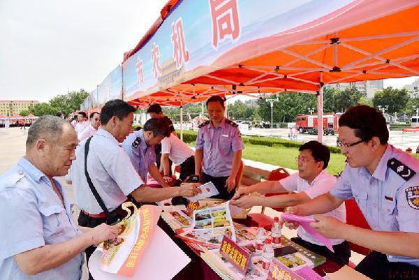 濟(jì)寧市農(nóng)機(jī)局組織開(kāi)展“安全生產(chǎn)月”活動(dòng)